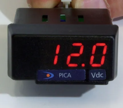 Voltmètre DC alimentation 12-24VDC
